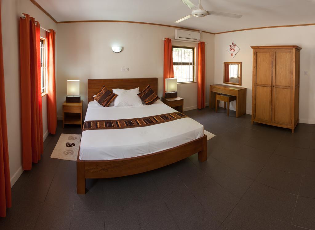 מלון Anse Soleil Beachcomber And Self Catering *